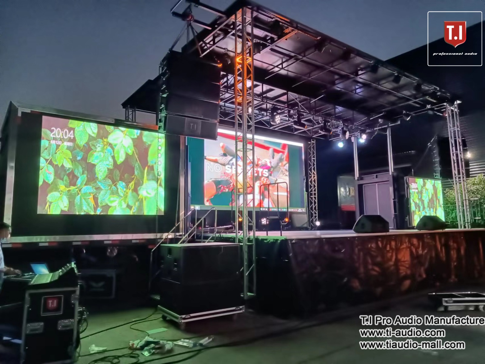 Stage Truck By T.I International Install.
Full Truck with sound,lighting,truss and led fully stage truck solution.