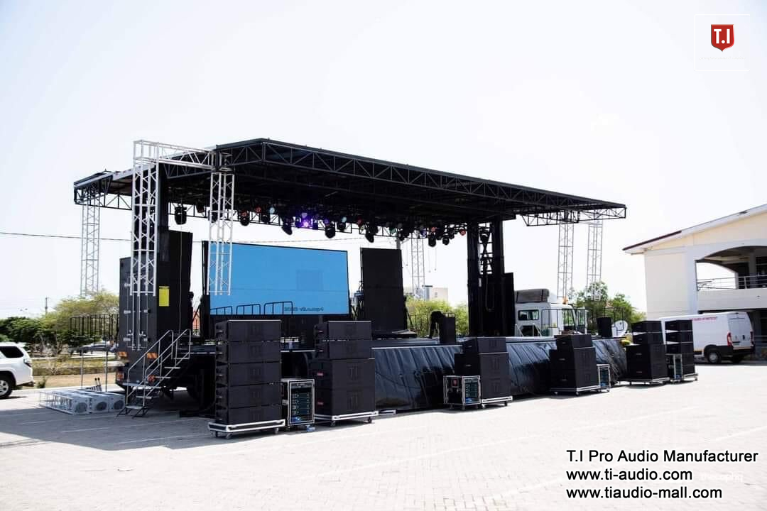 Stage Truck By T.I International Install.
Full Truck with sound,lighting,truss and led fully stage truck solution.
