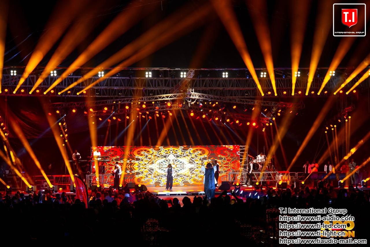 Complete two containers of T.I sound system,lighting,stage truss and led in Congo Shows, in the city of Lubumbashi.