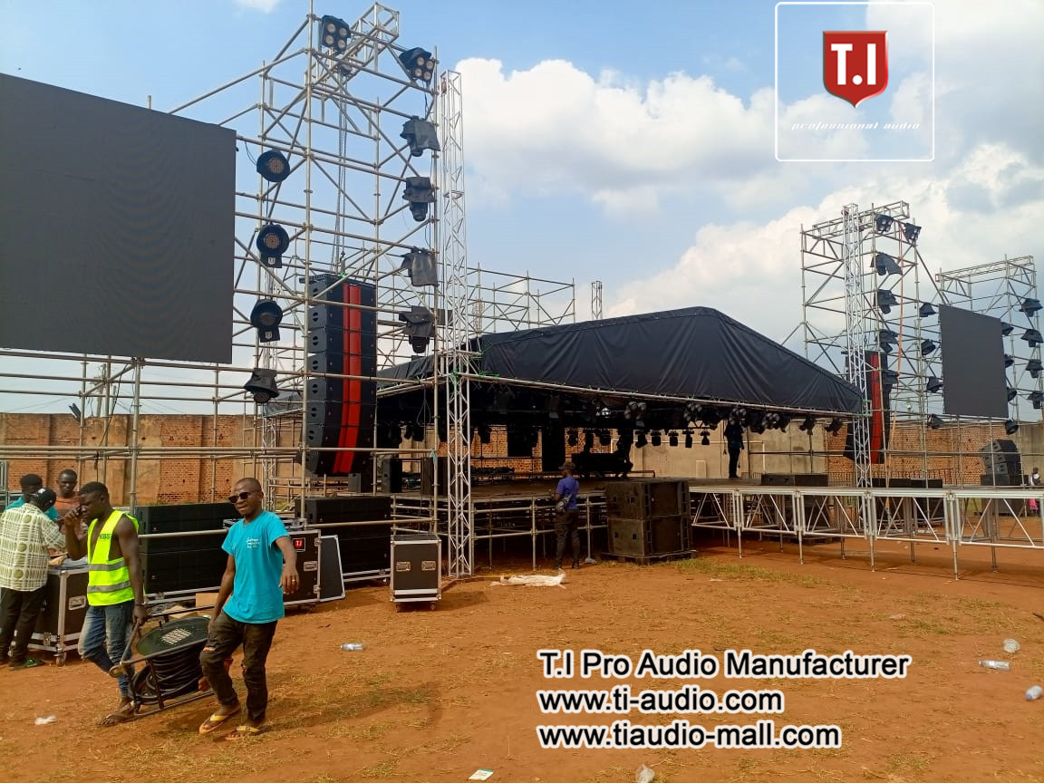 Pro-2123 dual 12 inch line array in events