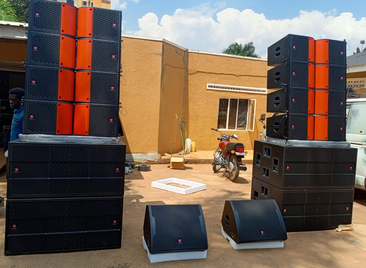 Pro-2123 dual 12 inch line array in events