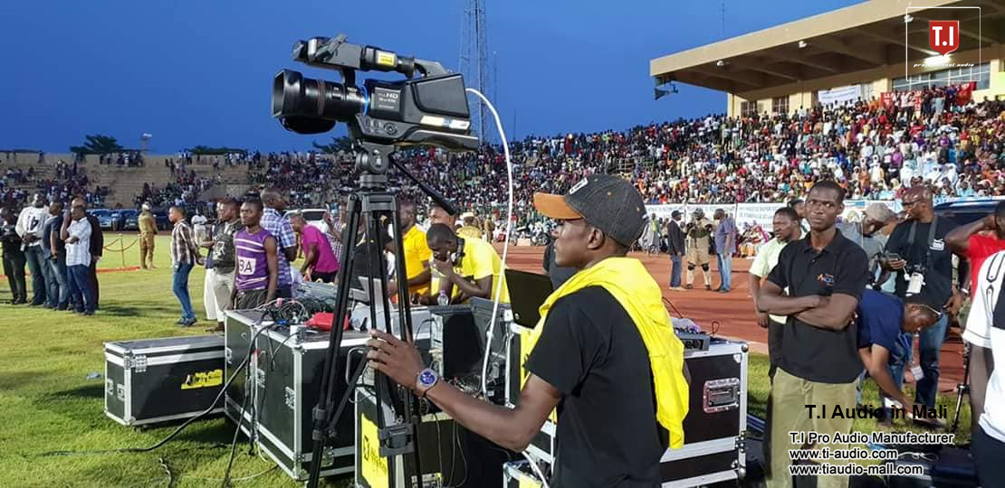 T.I Audio in Mali.Entering the stage and backstage of a concert performance...