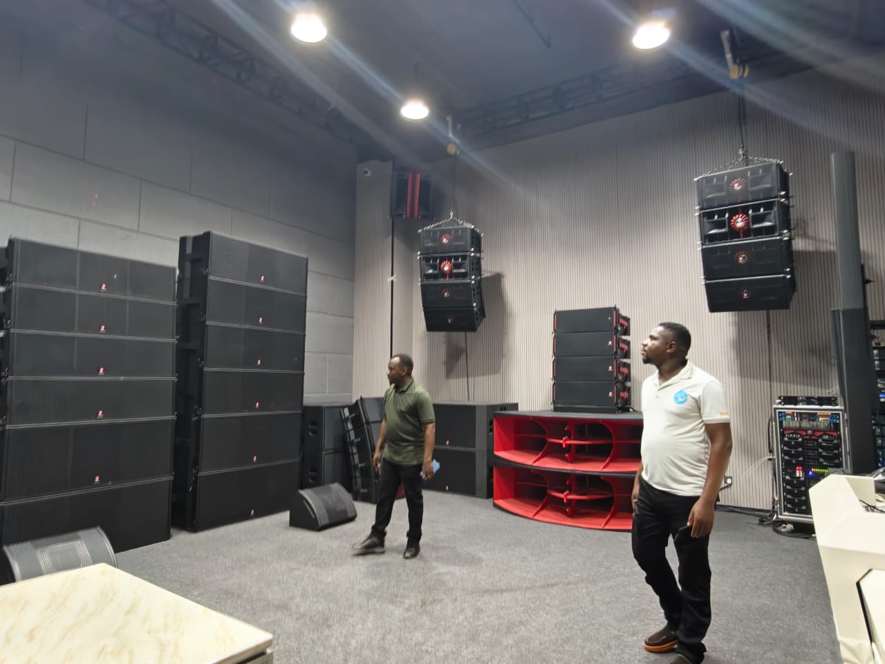 Welcome Uganda clients visiting T.I International Group new company and place order immediately.🥳🥳