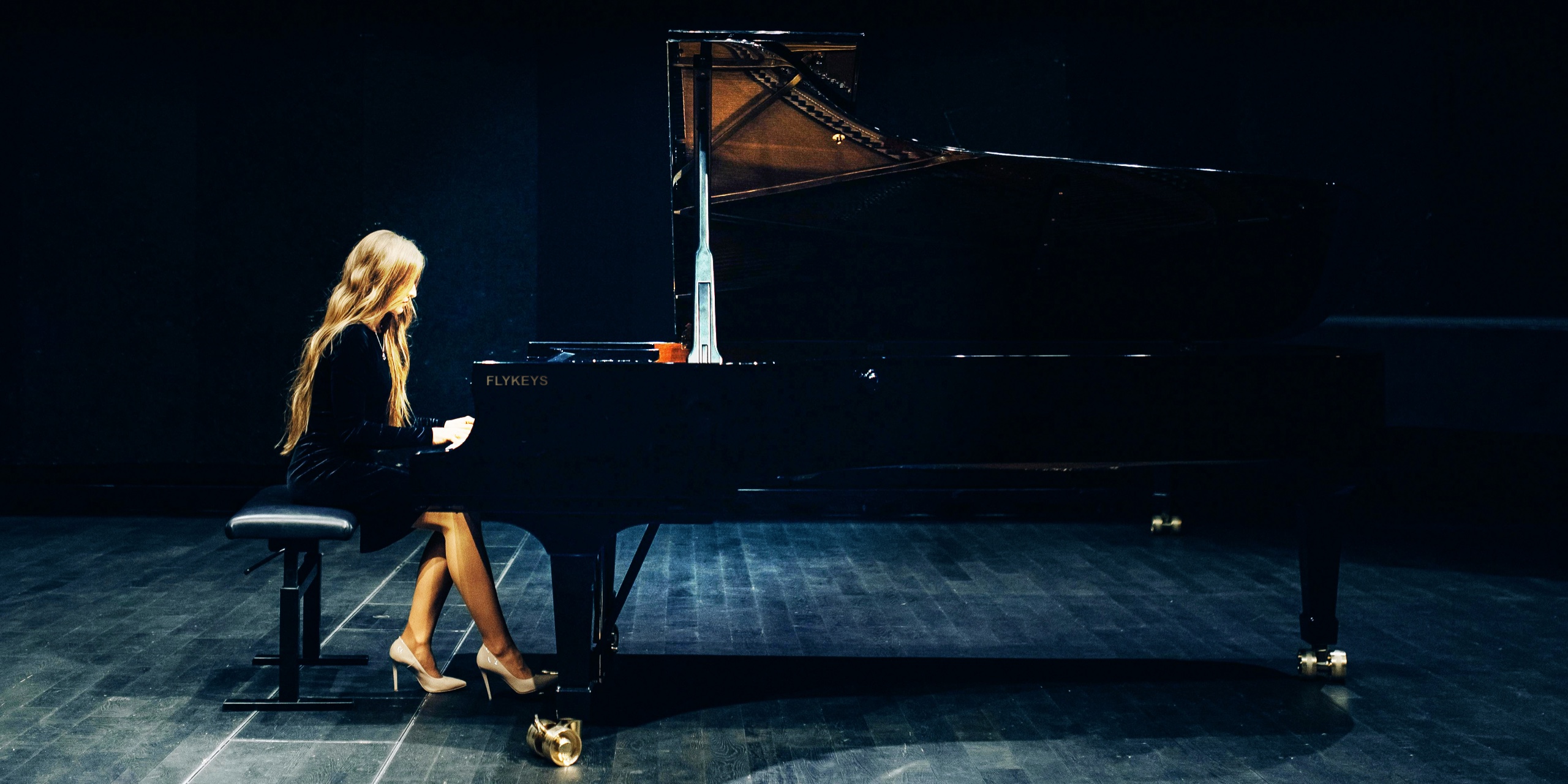 Digital Grand Piano playing piano备份