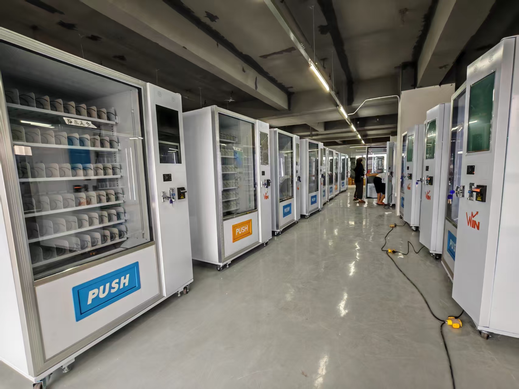 makmik-vending-machine-factory-production.jpg