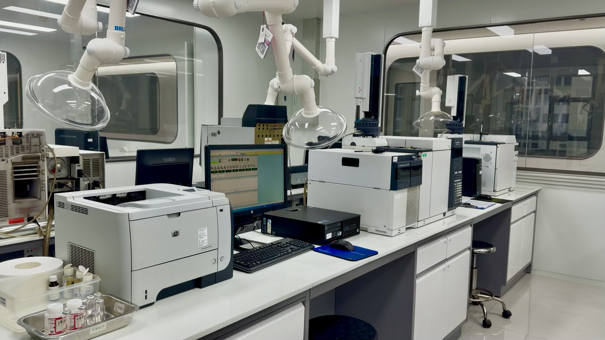Chromatography and mass spectra analysis