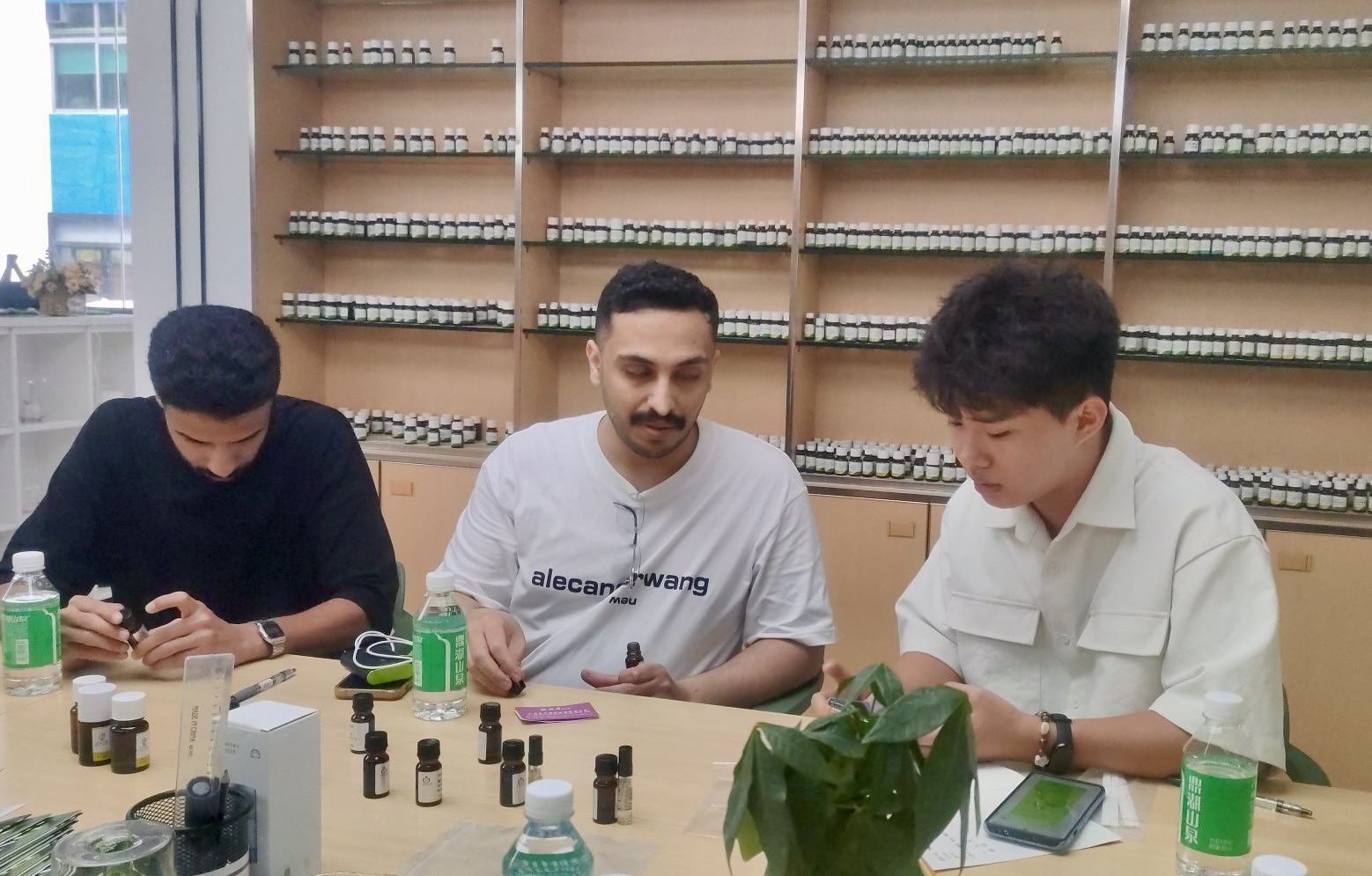 leuxscent-fragrance-lab-client-sample-review