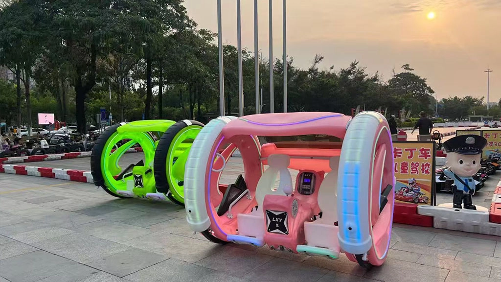 360-Rolling-Car-&-180°-Moonwalk-Car-Elevate-Your-Amusement-Park-with-HUAQIN's-Thrilling-Attractions - H.Q.Amusement 360 Rolling Car & 180° Moonwalk Car-Elevate Your Amusement Park with HUAQIN's Thrilling Attractions - H.Q.Amusement