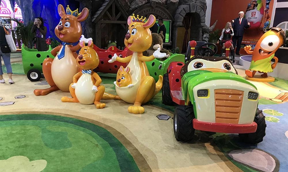 Display-of-Kangaroo-Characters-and-a-Cartoon-mini-train - H.Q.Amusement Display of Kangaroo Characters and a Cartoon mini train - H.Q.Amusement
