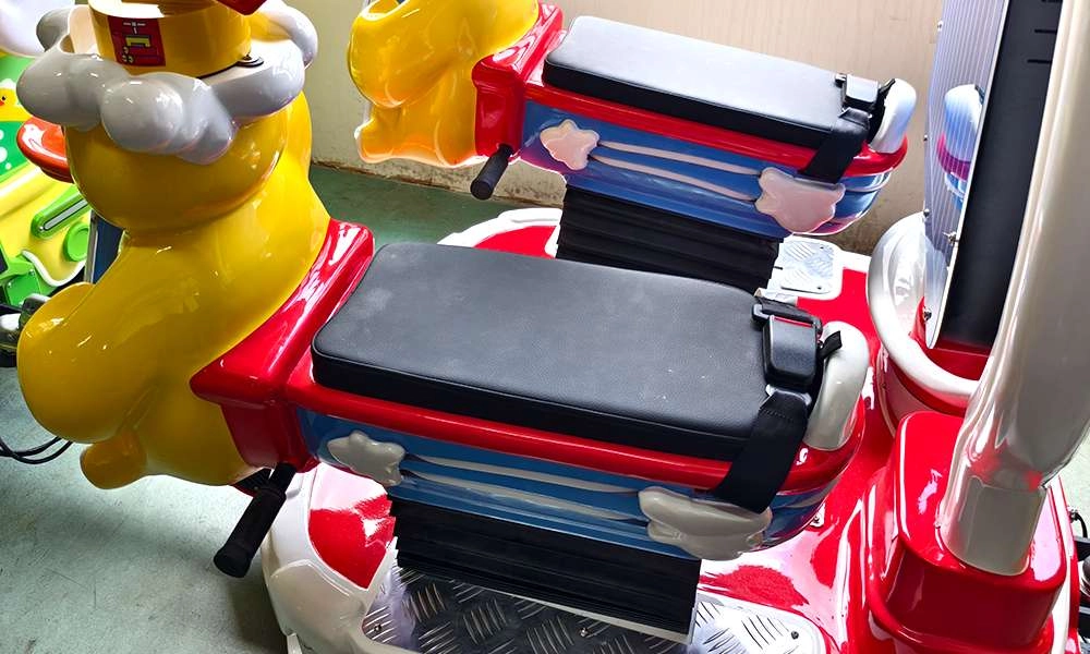 Dynamic Swaying Seats with Accordion Suspension - H.Q.Amusement