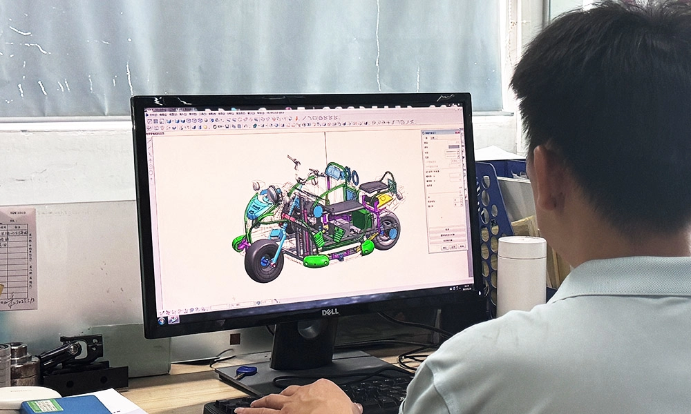Engineers Developing the Structure of Amusement motorcycle - H.Q.Amusement