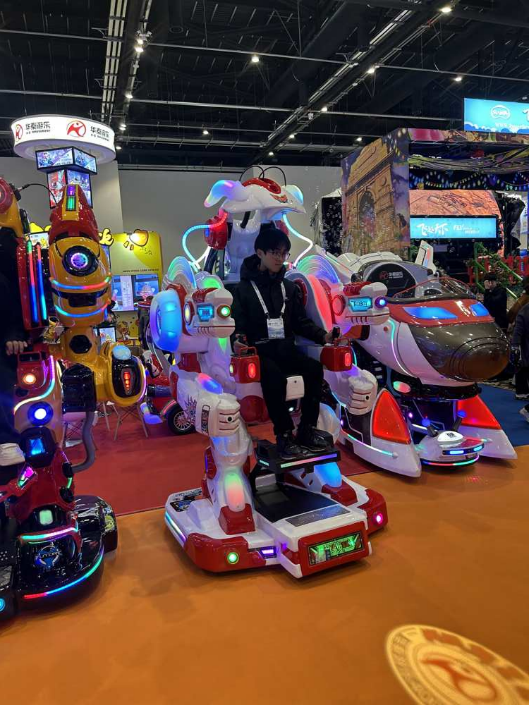 Exhibition  walking robot ride