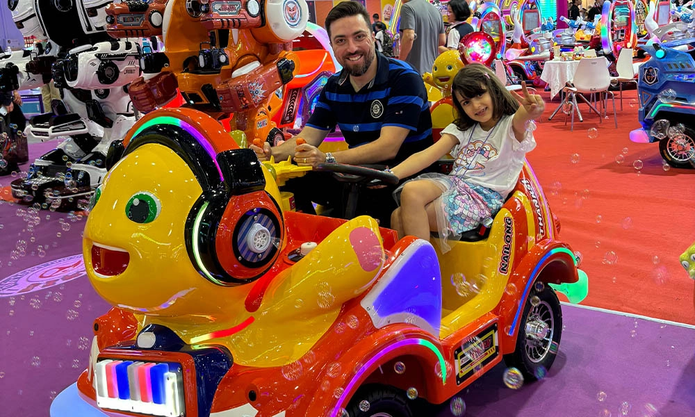 foreign customers exhibition experience Nailong Kiki - H.Q.Amusement