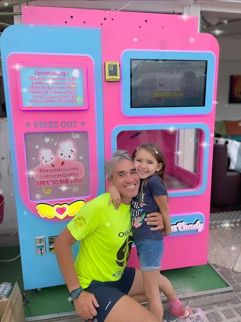 France Commercial Cotton Candy Vending Machine Family-Friendly Attraction - H.Q.Amusement