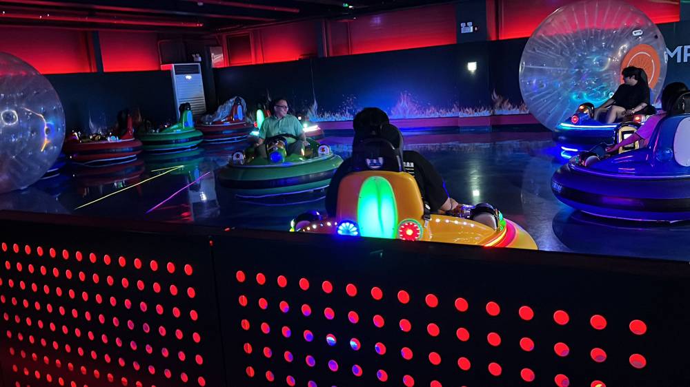 korea air bumper car business with bubble balls
