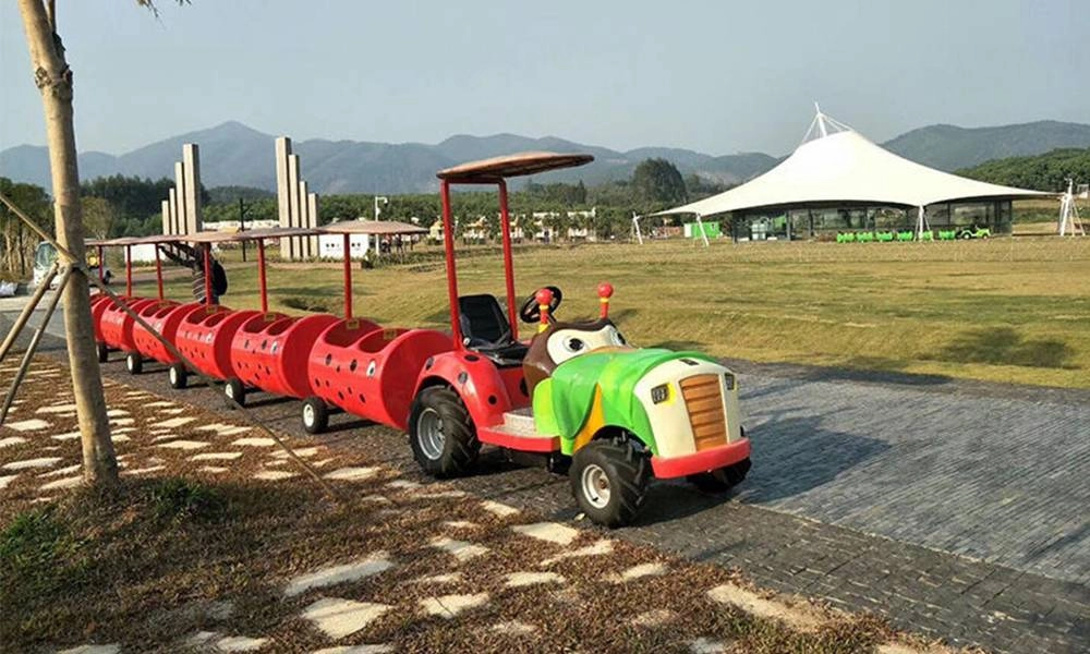Ladybug-Themed mini Trackless Train in Outdoor Resorts - H.Q.Amusement