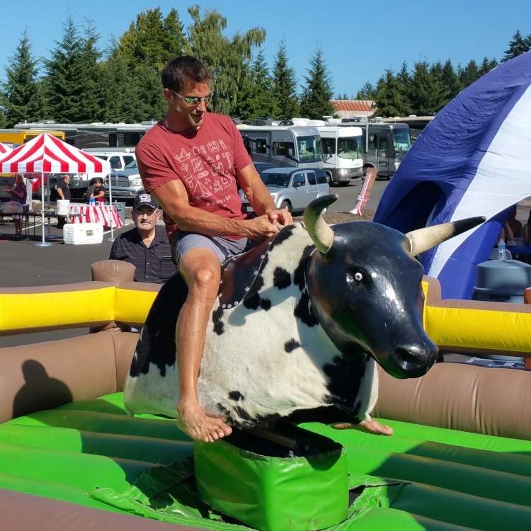 outdoor Mechanical Bull Ride for man
