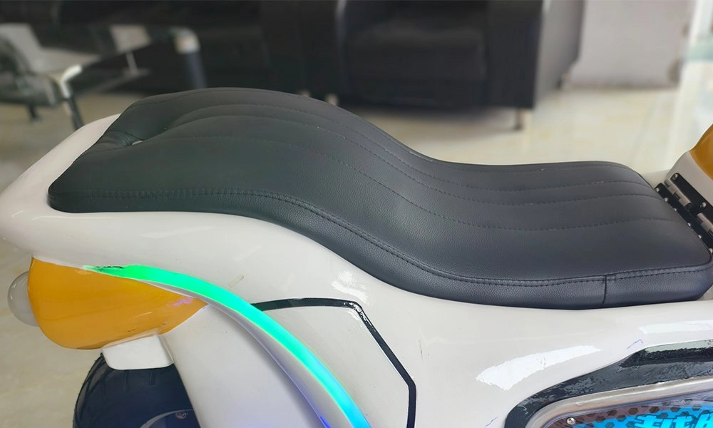 Outrider Motorcycle seat - H.Q.Amusement