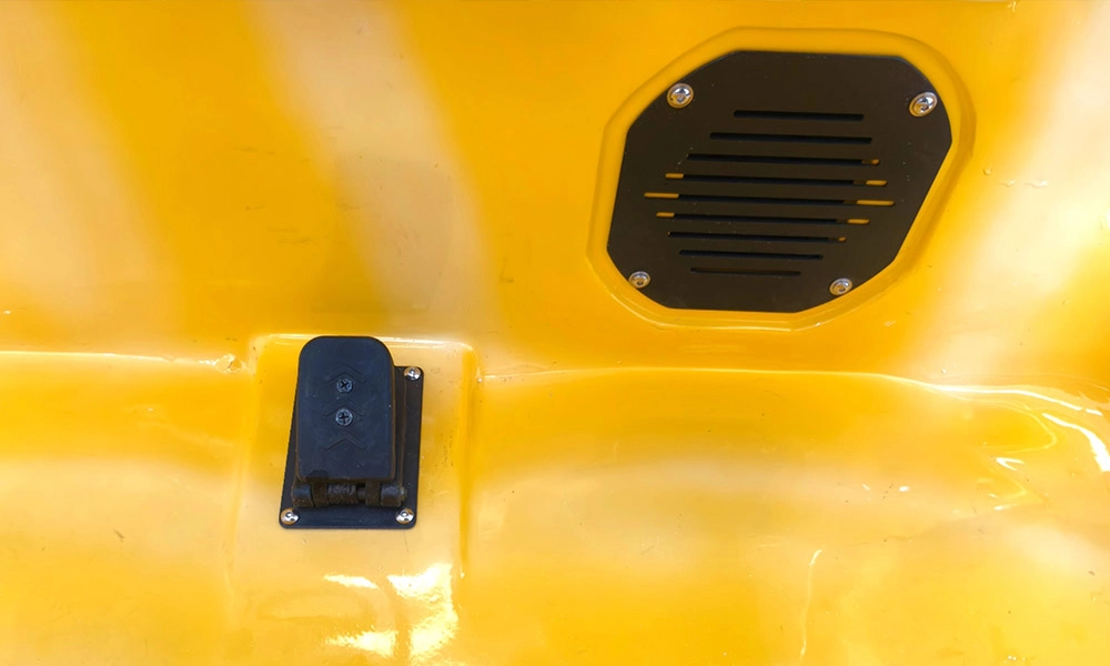 Pedal accelerator and speaker - H.Q.Amusement