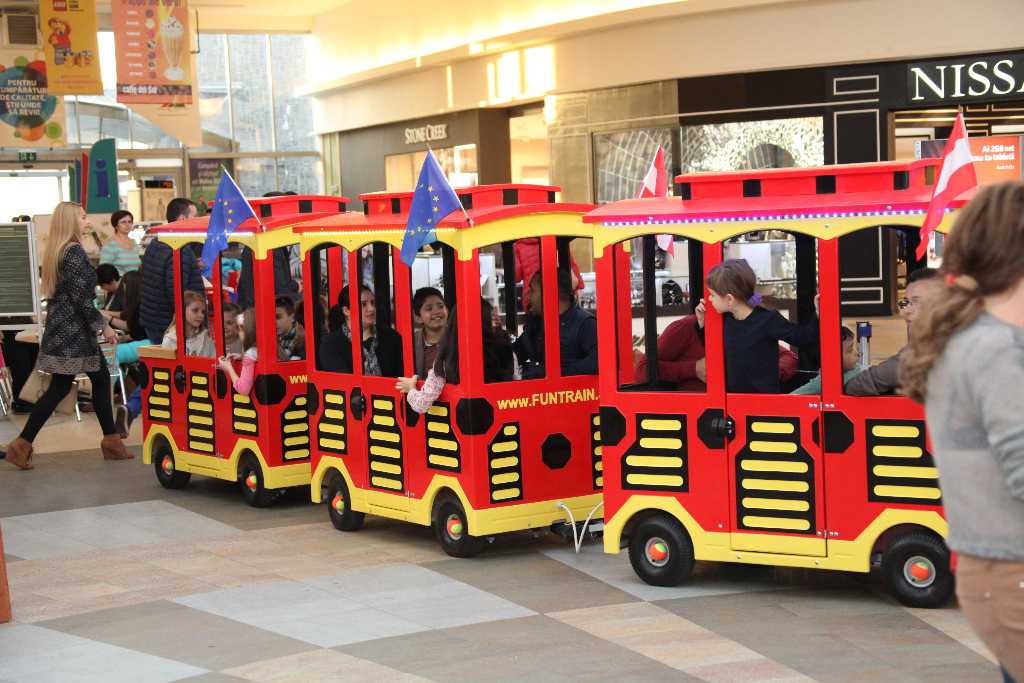 shopping mall trackless train business
