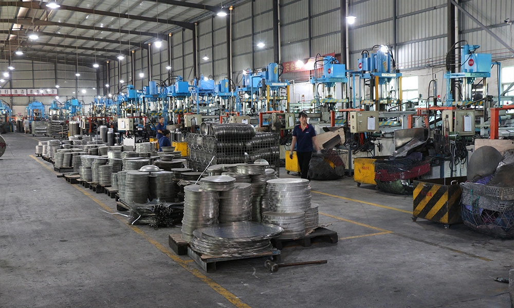 Stainless steel hardware manufacturing factory - H.Q.Amusement