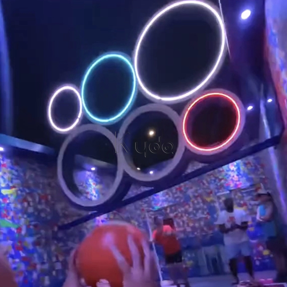 multiplayer ball throwing challenge game - Kyda