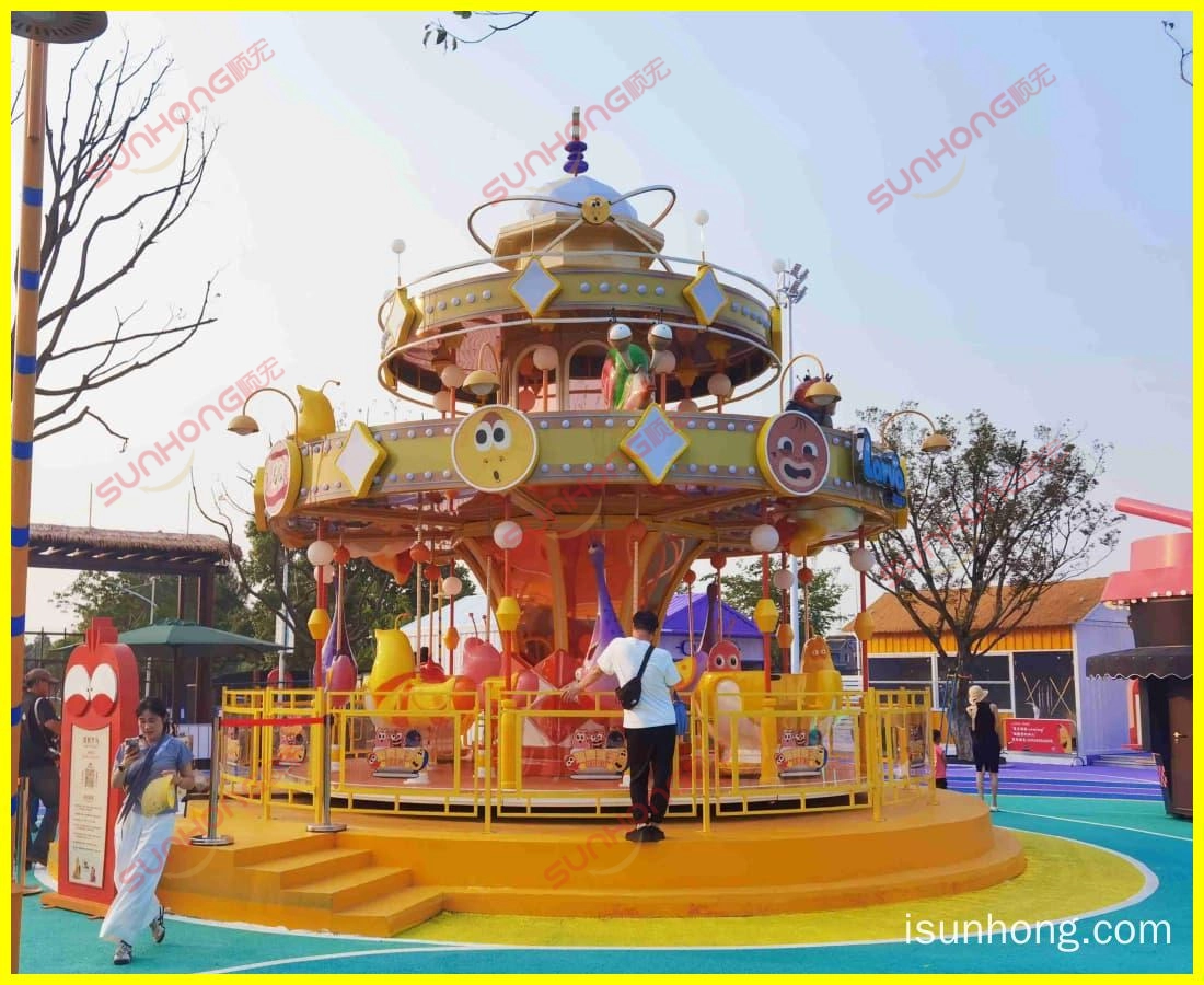 16-Kerusi-Larva-Double-Decker-Carousel-di-Tempat Kerja - SUNHONG Tunggangan Larva Carousel dua peringkat berwarna-warni di taman hiburan. - SUNHONG