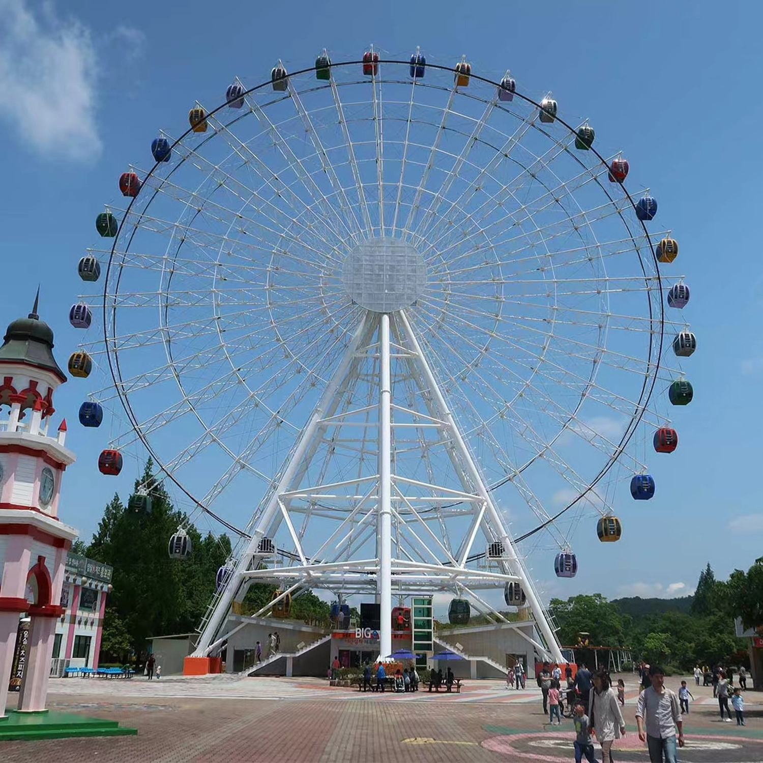 Roda gigante com 36 lugares