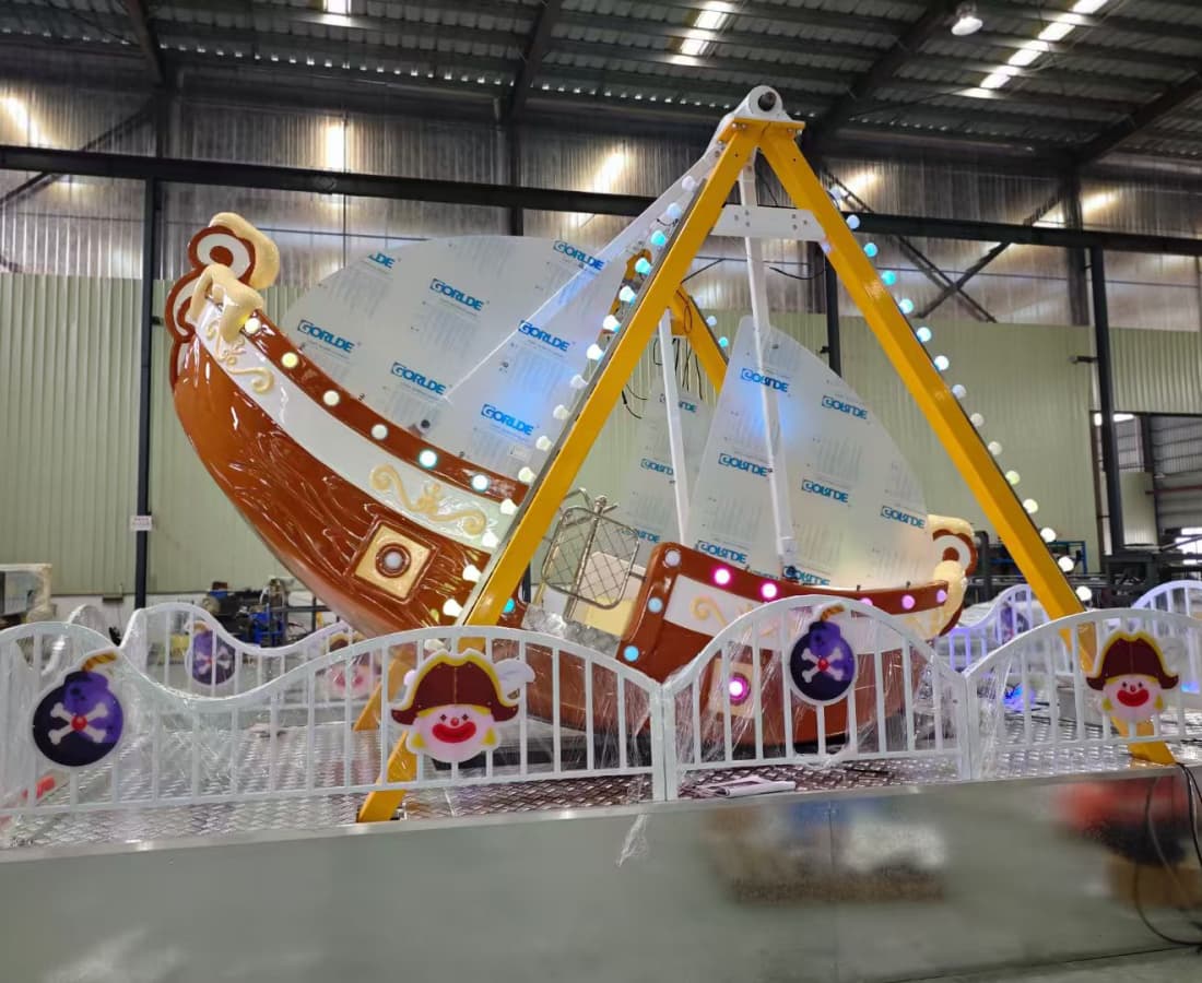 Paseo en barco pirata versión marrón con iluminación instalada de fábrica - SUNHONG