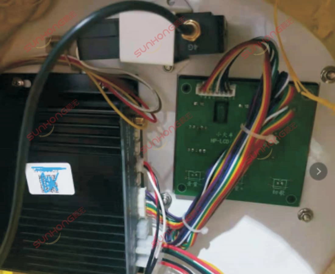 bull-train-electronic-circuit-small-trains-for-parks - SUNHONG Internal wiring and circuit board of Bull Train, highlighting its electrical system for park trains - SUNHONG