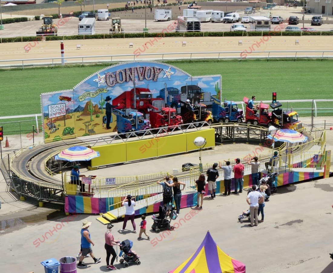 Passeios de carnaval em comboio Passeios de carnaval em comboio