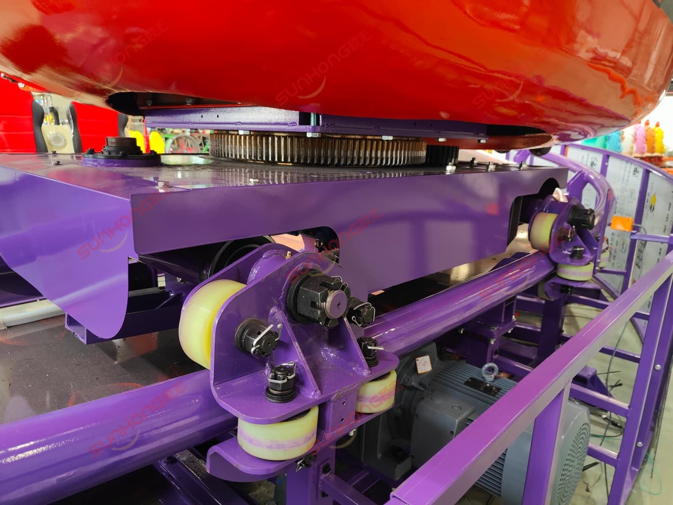 SUNHONG Crazy Donut-10P Ride Mechanical Structure Detail Detailed mechanical structure of SUNHONG Crazy Donut-10P amusement ride showing precision engineering and manufacturing quality