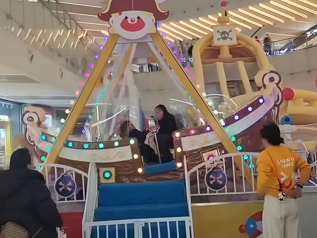 Barco pirata infantil con decoraciones de dibujos animados instalado en centro comercial - SUNHONG