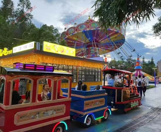 Kingly Trackless Train in Family Park Kingly Trackless Train in Family Park
