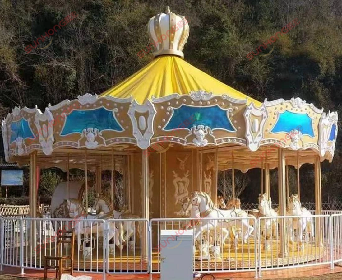knight-sparta-carousel-24p-mountain-background - SUNHONG Tunggangan kuda karusel Knight Sparta 24 tempat duduk untuk dijual dengan tema kuda putih, dipasang berhampiran landskap gunung dalam projek taman sebenar - SUNHONG