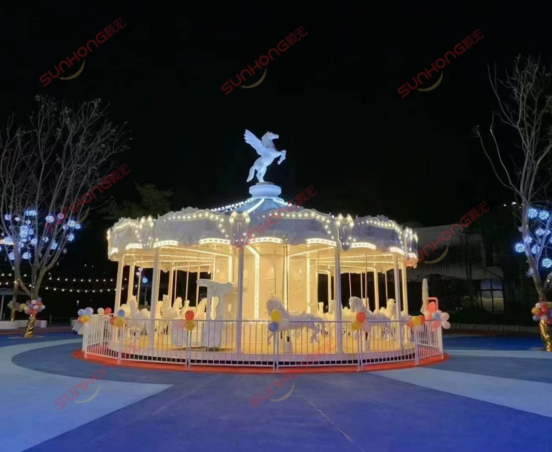 knight-sparta-carousel-24p-night-amusement-park - SUNHONG Tunggangan kuda karusel Knight Sparta 24 tempat duduk untuk dijual beroperasi pada waktu malam di taman hiburan, bercahaya dengan lampu berwarna-warni - SUNHONG