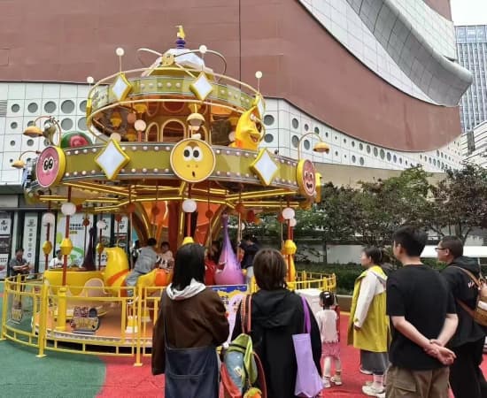 Carrossel de Larvas no Parque Temático Larva - SUNHONG
