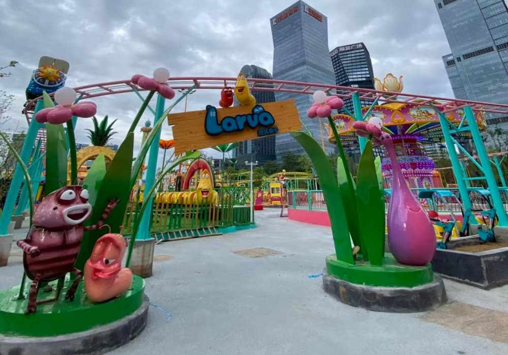 Larva City Adventure Park Amusement Rides-Larva Grass Gate - SUNHONG