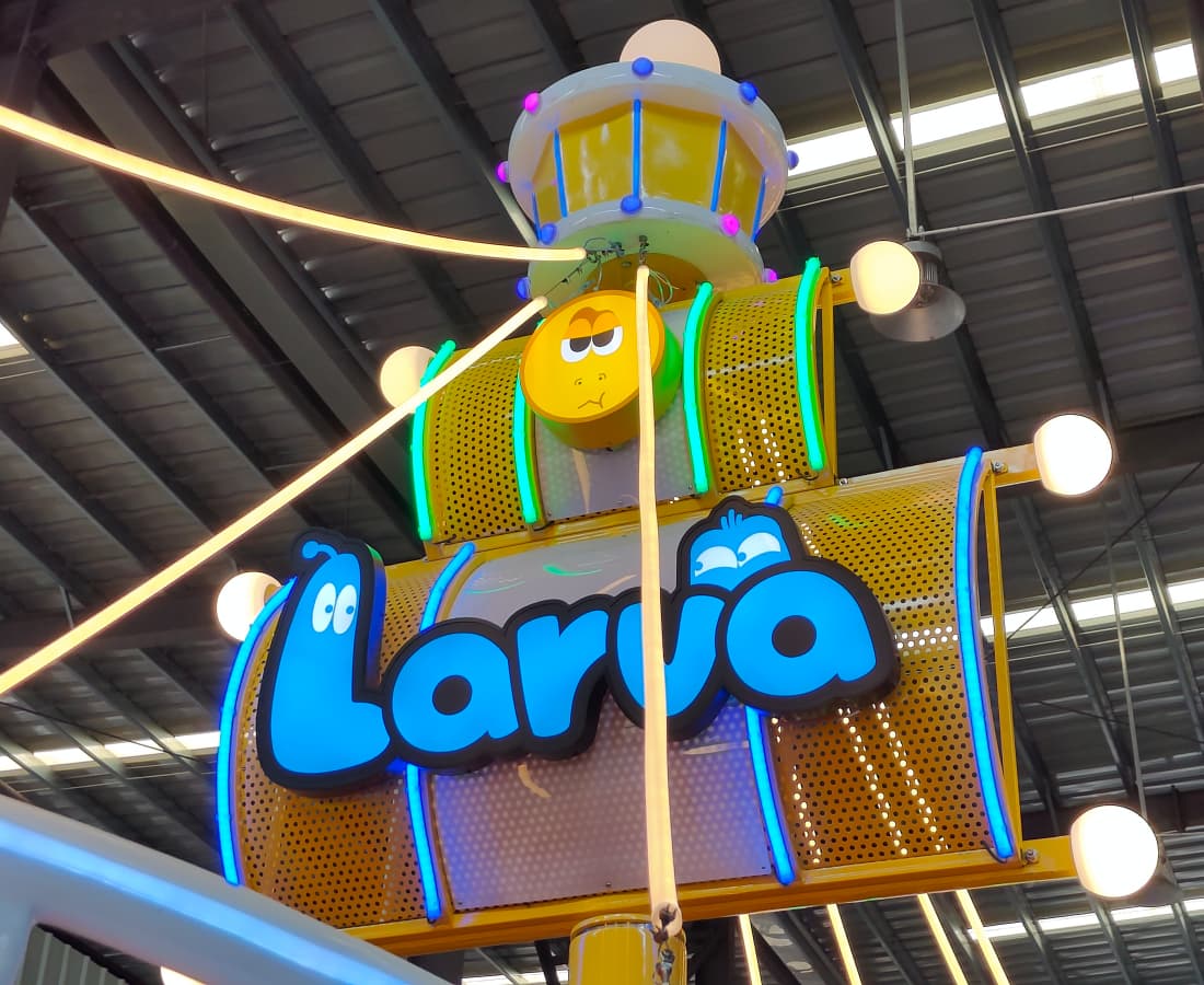 Close-up of the top of the Larva Drifting pirate ship, with the bold 'Larva' name displayed on the sail, perfect for Larva theme park attractions. - SUNHONG