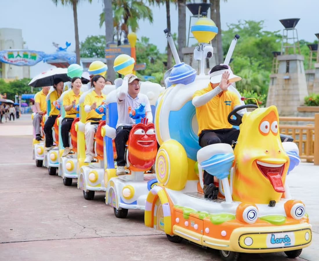 Larva Ranger in Larva Adventure Theme Park - SUNHONG
