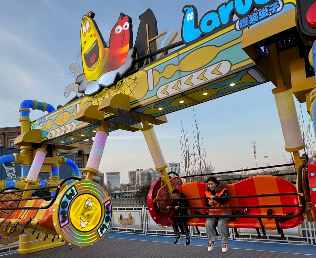 Amusement park ride Larva swing attraction at Government-Backed Larva Park Project, themed thrill ride with family seats - SUNHONG