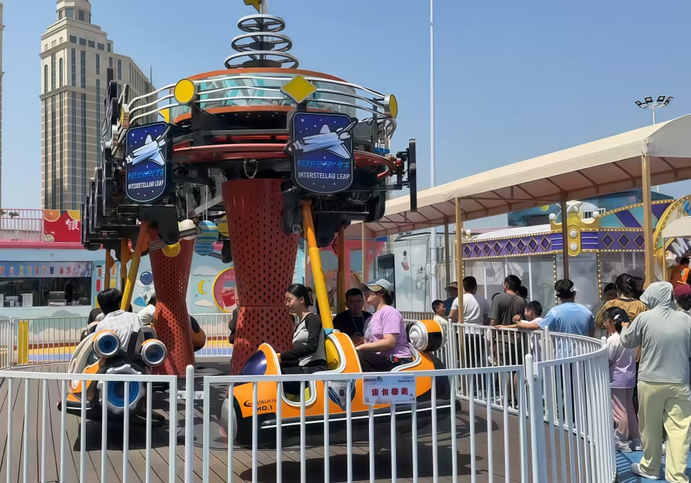 Larva Theme Park Government Collaboration Amusement Rides-Interstellar-16P - SUNHONG