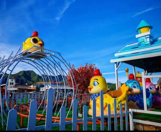 mini montanha-russa da equipe Little Chicken no Thrill Theme Park - SUNHONG