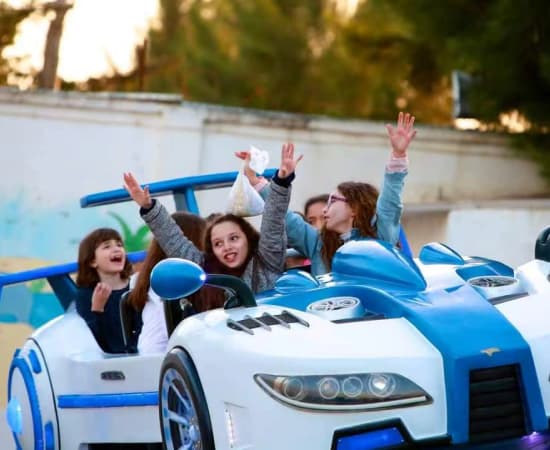 Thrill Rides for Sale - Star Speed Rotating Amusement Ride, with five girls enjoying this thrilling ride experience. - SUNHONG