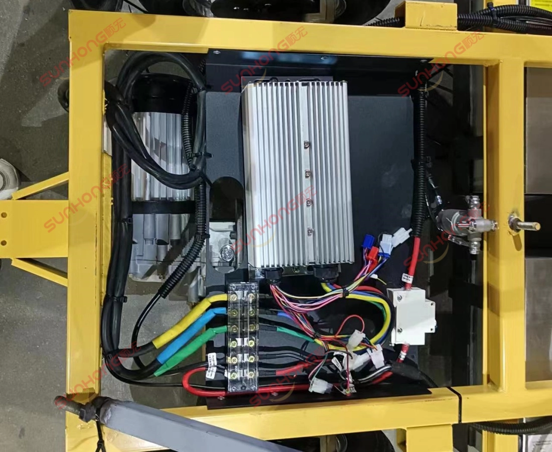 tigger-small-train-electric-controller-battery-system - SUNHONG Integrated DC motor and electric controller system for Tigger trackless train rides, showing high-efficiency power management layout. - SUNHONG