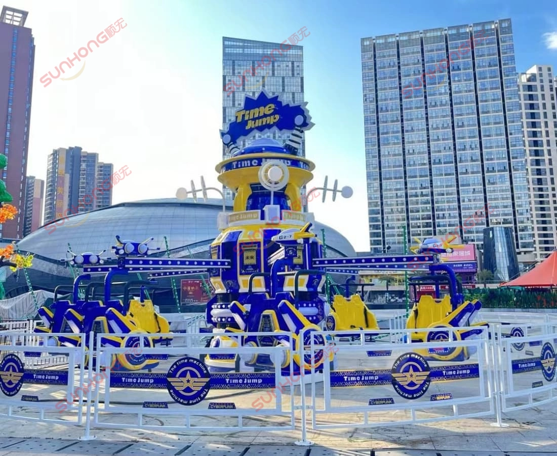 时光跳跃办公楼商业中心 - SUNHONG 商业中心办公楼前的“时间跳跃”游乐设施 - SUNHONG