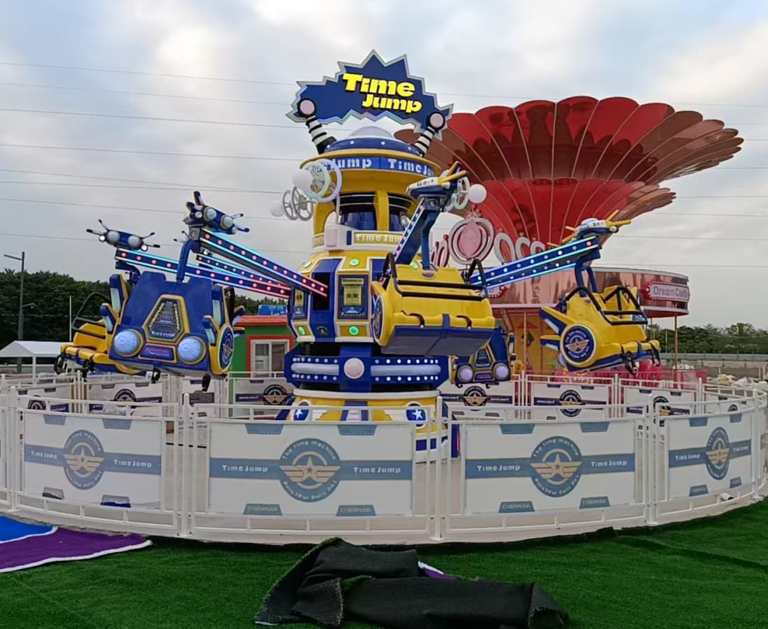 Time Jump ride installed in an open and spacious amusement park - SUNHONG