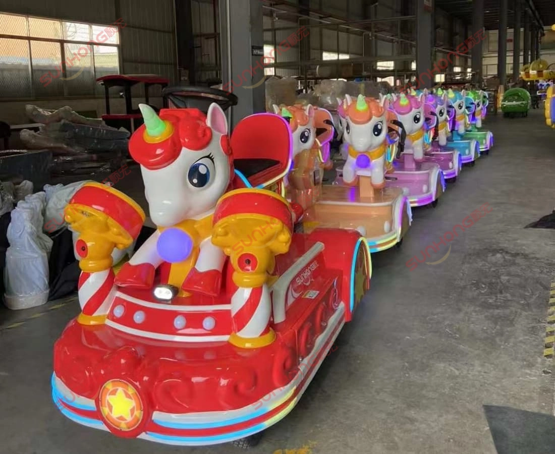 unicorn-train-full-lineup-storage - SUNHONG Barisan kereta api tanpa jejak unicorn penuh disimpan di kawasan gudang - SUNHONG