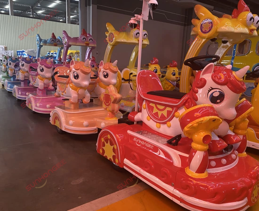 unicorn-train-indoor-glow - SUNHONG Kereta api unicorn bercahaya di bawah lampu dalaman di zon paparan - SUNHONG