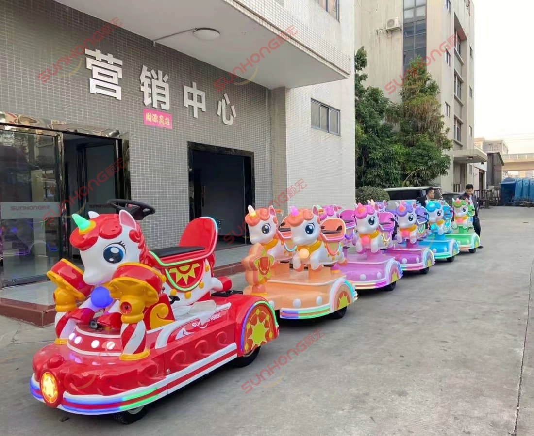 unicorn-train-outdoor-center - SUNHONG Kereta api unicorn di hadapan bangunan pusat jualan - SUNHONG